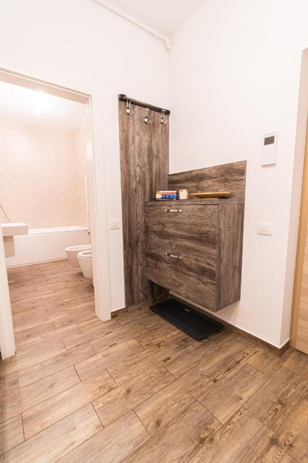 Yan Apartment - Near Mall & Free Private Parking Braşov Dış mekan fotoğraf